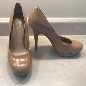 Arturo Chiang Nude Patent Leather Platform Pumps